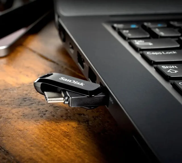 فلش مموری سن دیسک32گیگا بایتی مدل Dual Drive Go USB Type-C